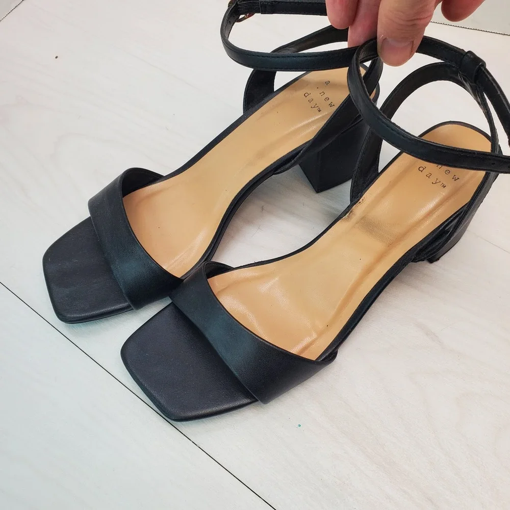 A New Day Womens Black Block Heel Ankle Strap Sandals Square Toe Size 9 Chic